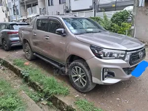 Toyota Hilux 2019 Blue