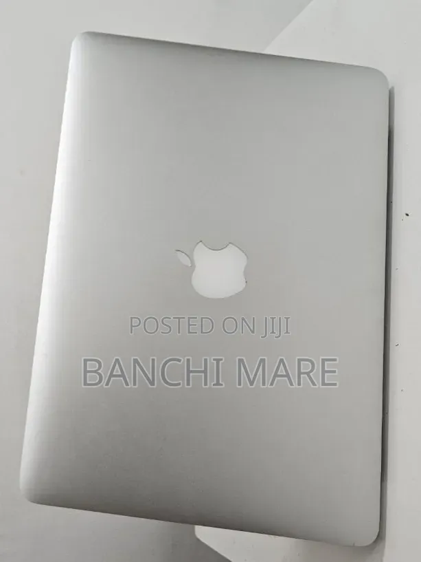 New Laptop Apple MacBook Pro 2015 8GB Intel Core i7 SSD 256GB