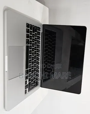 New Laptop Apple MacBook Pro 2015 8GB Intel Core i7 SSD 256GB