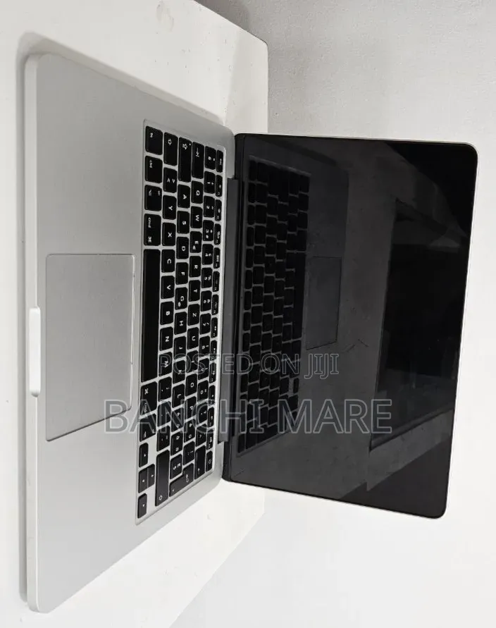 New Laptop Apple MacBook Pro 2015 8GB Intel Core i7 SSD 256GB