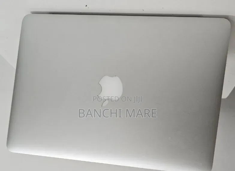 New Laptop Apple MacBook Pro 2015 8GB Intel Core i7 SSD 256GB