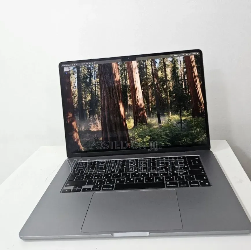 New Laptop Apple MacBook Air 2024 M3 8GB Apple M3 SSD 512GB