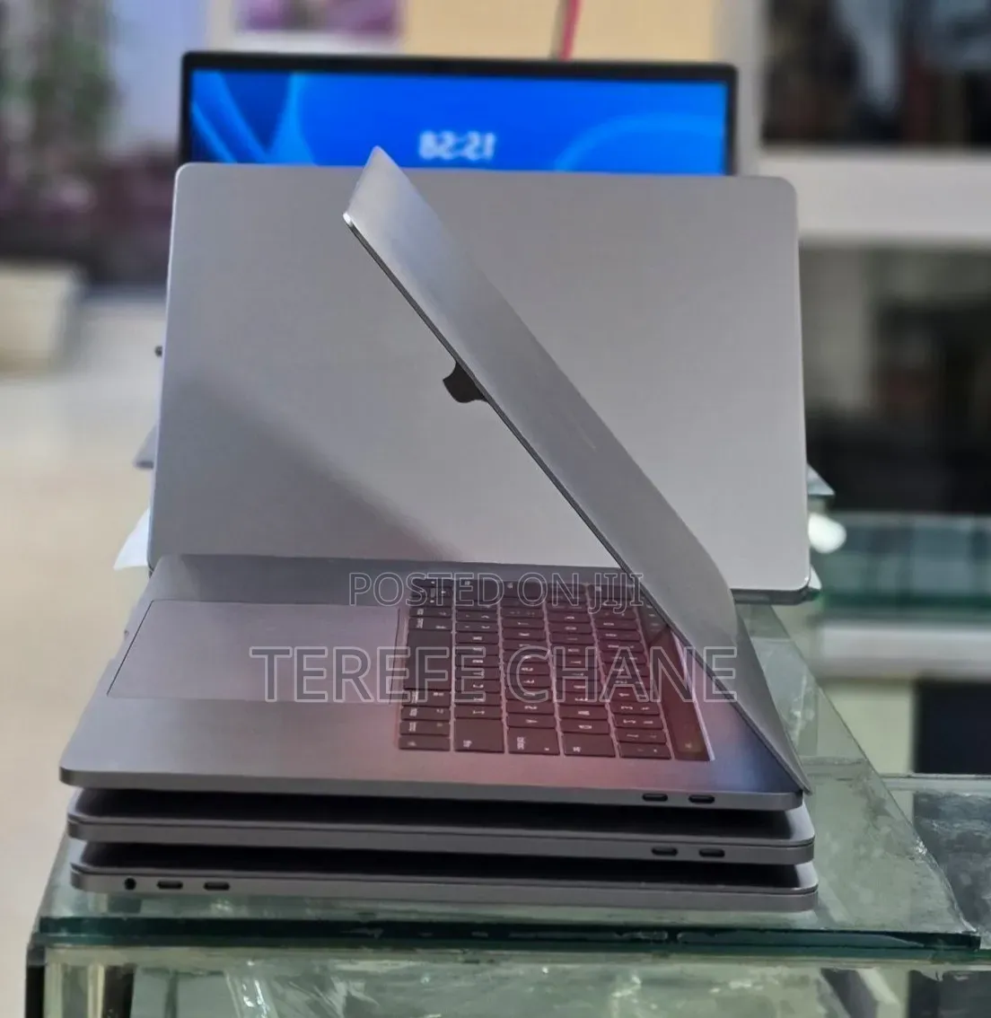New Laptop Apple MacBook Pro 2017 16GB Intel Core i7 SSD 512GB