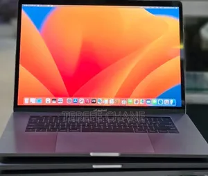 New Laptop Apple MacBook Pro 2017 16GB Intel Core i7 SSD 512GB