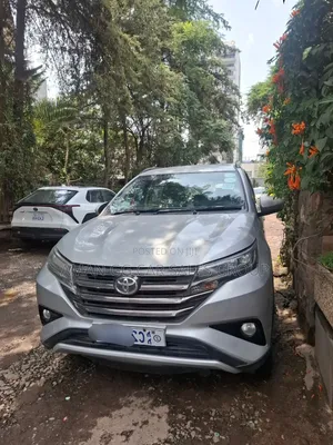 Toyota Rush 2022 Silver