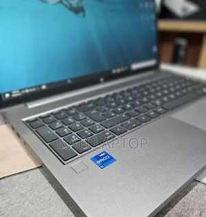 New Laptop HP ZBook Firefly G8 16GB Intel Core i7 SSD 1T