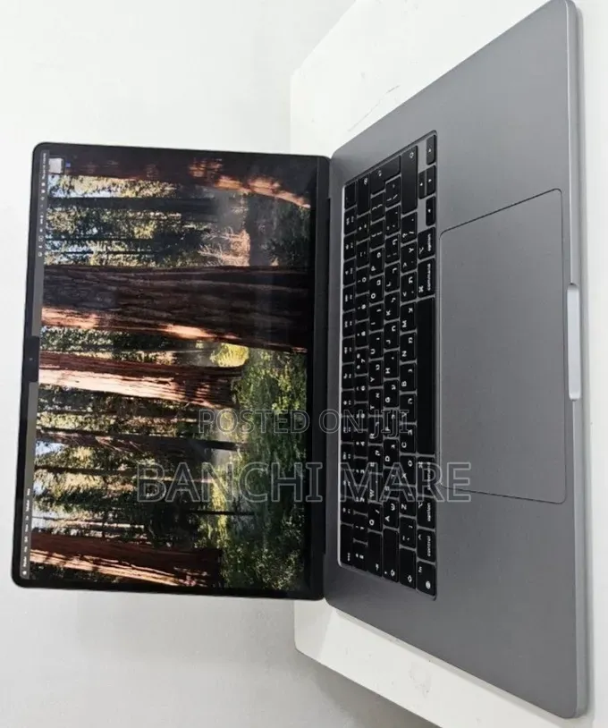 New Laptop Apple MacBook Air 2024 M3 8GB Apple M3 SSD 512GB