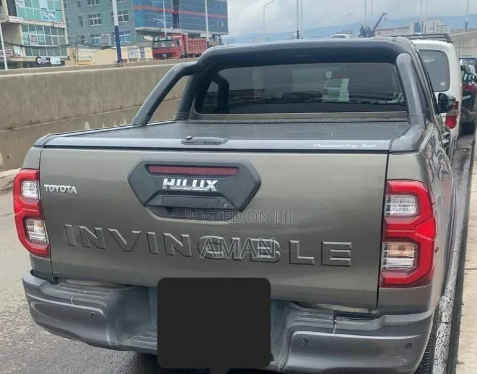 Toyota Hilux 2021 Gray