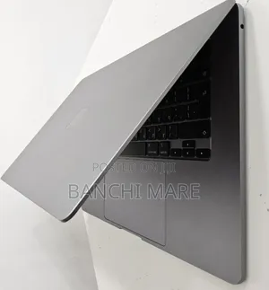 New Laptop Apple MacBook Air 2024 M3 8GB Apple M3 SSD 512GB
