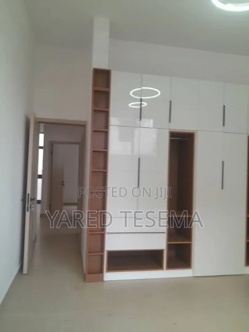 6bdrm Apartment in Bole for sale