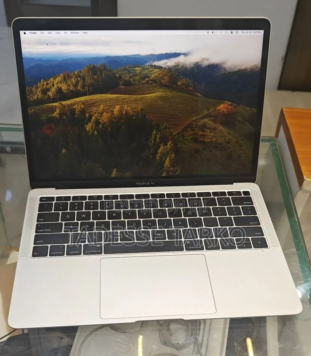 New Laptop Apple MacBook Air 2019 8GB Intel Core i5 SSD 256GB