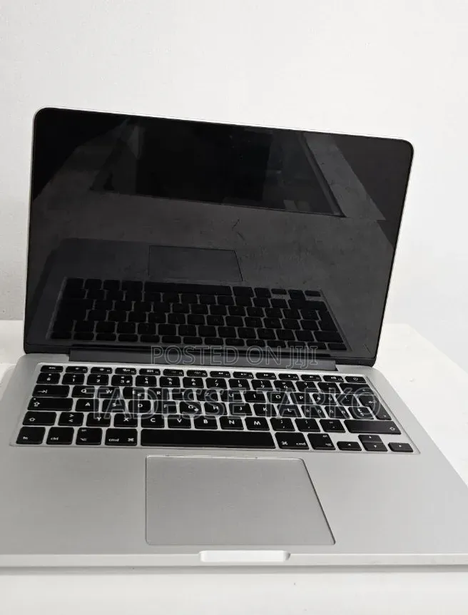 New Laptop Apple MacBook Pro 2015 8GB Intel Core i7 SSD 256GB