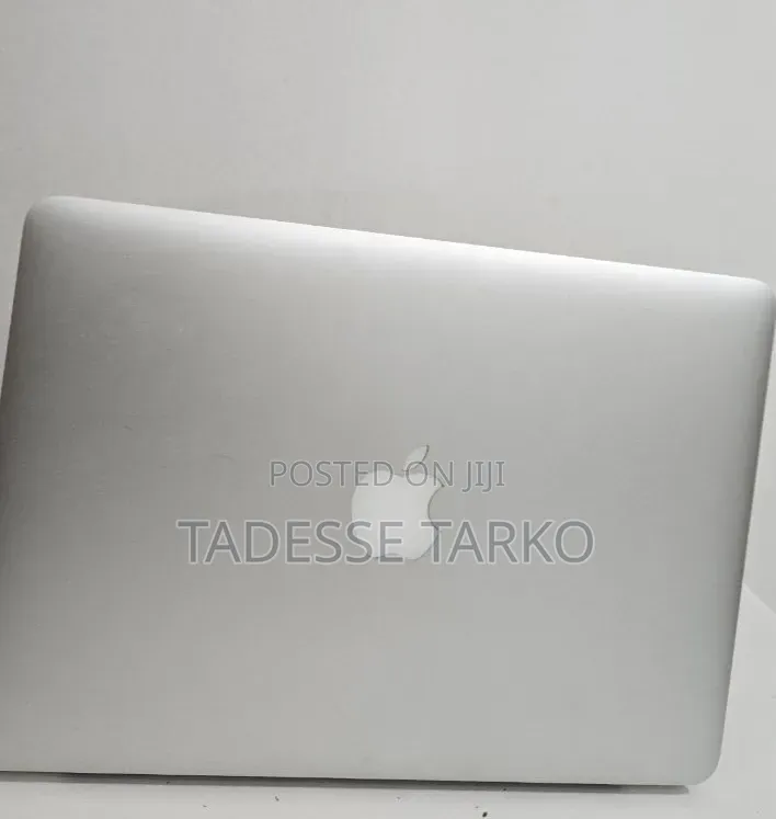 New Laptop Apple MacBook Pro 2015 8GB Intel Core i7 SSD 256GB