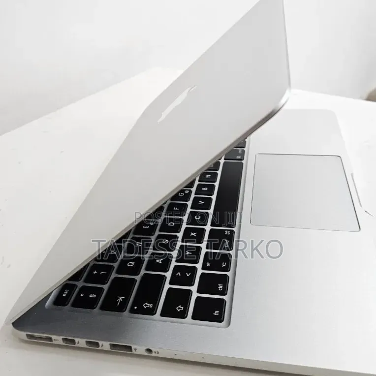 New Laptop Apple MacBook Pro 2015 8GB Intel Core i7 SSD 256GB