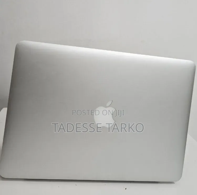 New Laptop Apple MacBook Pro 2015 8GB Intel Core i7 SSD 256GB