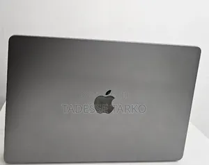 New Laptop Apple MacBook Air 2024 M3 8GB Apple M3 SSD 512GB