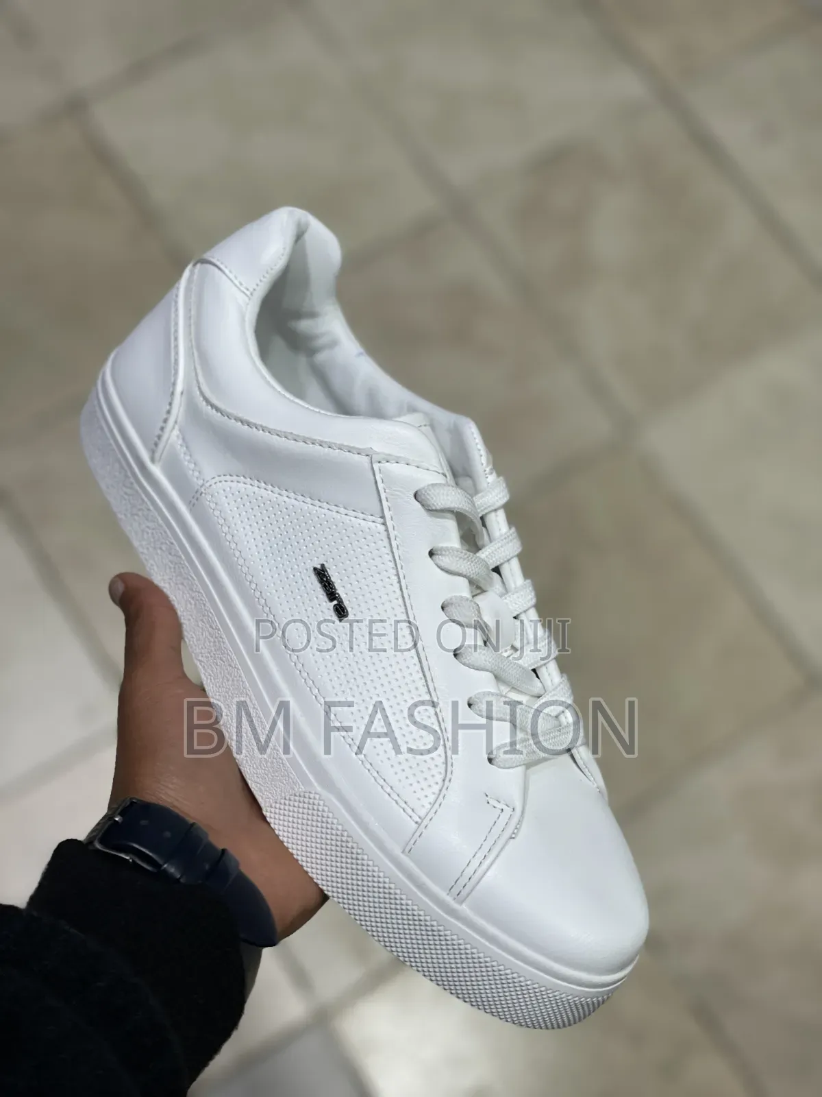 Zara All-White Flat Low-Tops