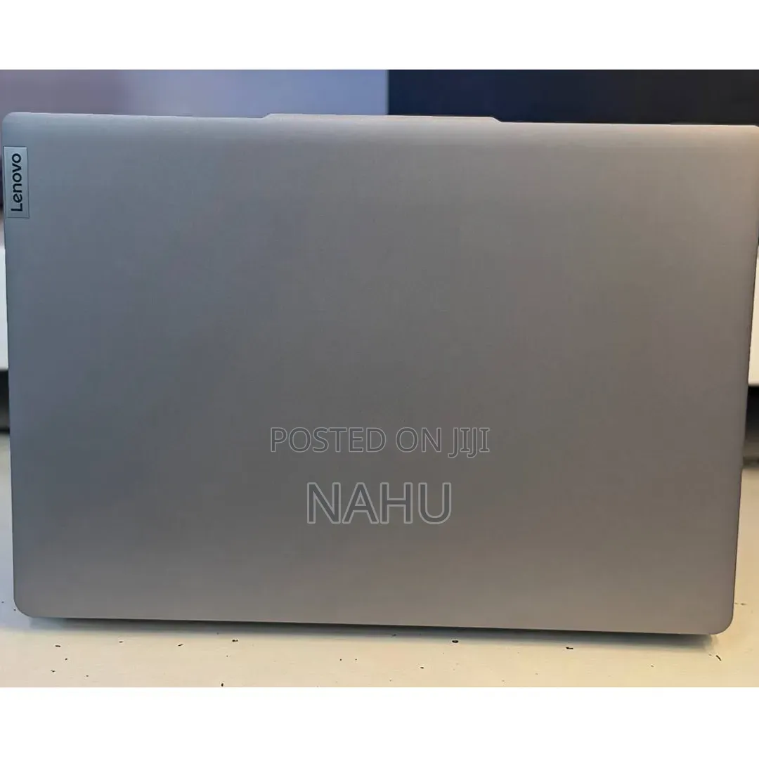 New Laptop Lenovo Yoga 7i 16GB Intel Core Ultra 7 SSD 512GB