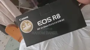 Canon R8 24-50mm Lens