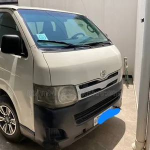 Toyota HiAce 2011 White