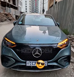 Mercedes-Benz EQE 2025 Blue