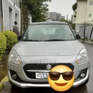 Suzuki Swift 2022 Silver