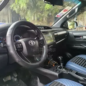 Toyota Hilux 2021 Gray
