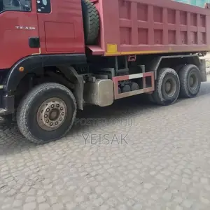 Sinotruk Howo 2025 Red
