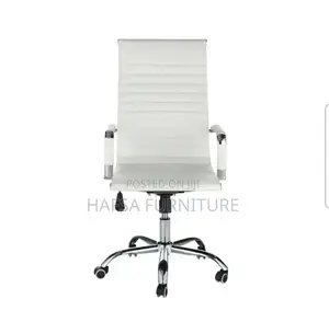 HAF ሌዘር Medium Swivel Chair