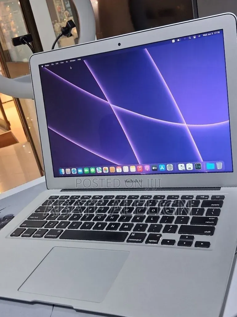 New Laptop Apple MacBook Air 2015 8GB Intel Core i5 SSD 256GB