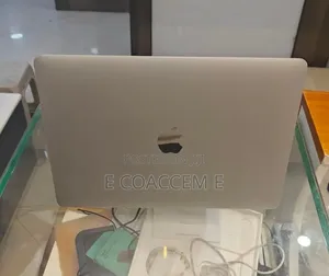 New Laptop Apple MacBook 8GB Intel Core i5 SSD 256GB