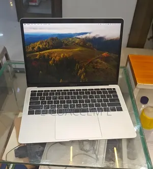 New Laptop Apple MacBook 8GB Intel Core i5 SSD 256GB