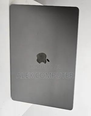 New Laptop Apple MacBook Air 2024 M3 8GB Apple M3 SSD 512GB