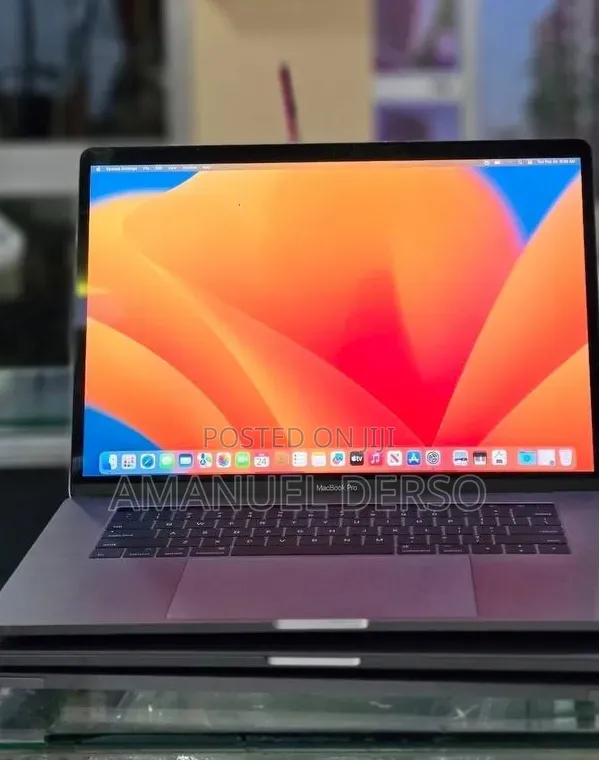 New Laptop Apple MacBook Pro 2017 16GB Intel Core i7 SSD 512GB