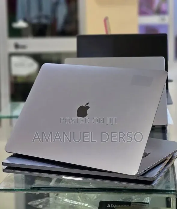 New Laptop Apple MacBook Pro 2017 16GB Intel Core i7 SSD 512GB