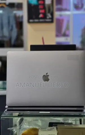 New Laptop Apple MacBook Pro 2017 16GB Intel Core i7 SSD 512GB