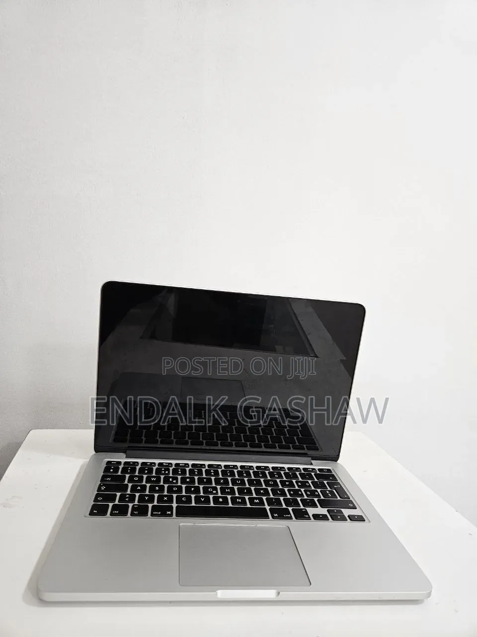 New Laptop Apple MacBook Pro 2015 8GB Intel Core i7 SSD 256GB