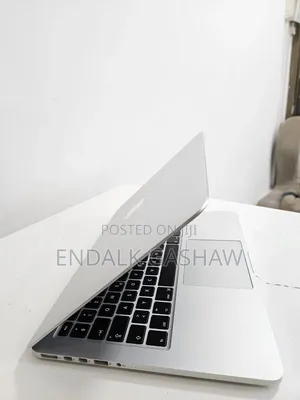 New Laptop Apple MacBook Pro 2015 8GB Intel Core i7 SSD 256GB