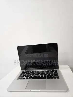 New Laptop Apple MacBook Pro 2015 8GB Intel Core i7 SSD 256GB