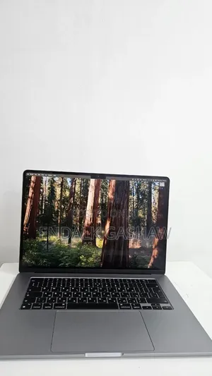 New Laptop Apple MacBook Air 2024 M3 8GB Apple M3 SSD 512GB
