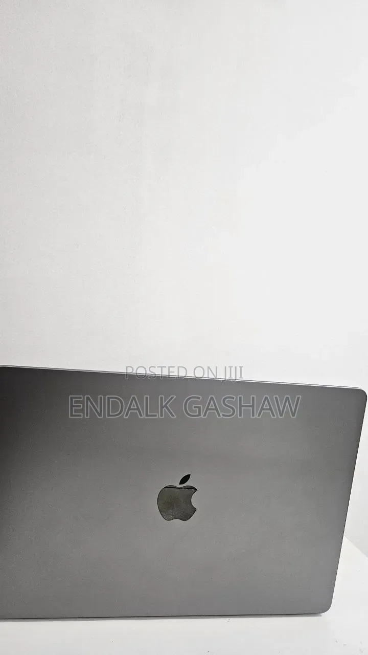 New Laptop Apple MacBook Air 2024 M3 8GB Apple M3 SSD 512GB