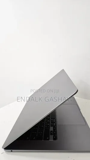 New Laptop Apple MacBook Air 2024 M3 8GB Apple M3 SSD 512GB