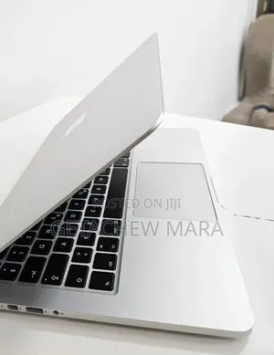 New Laptop Apple MacBook 2015 8GB Intel Core i7 SSD 256GB
