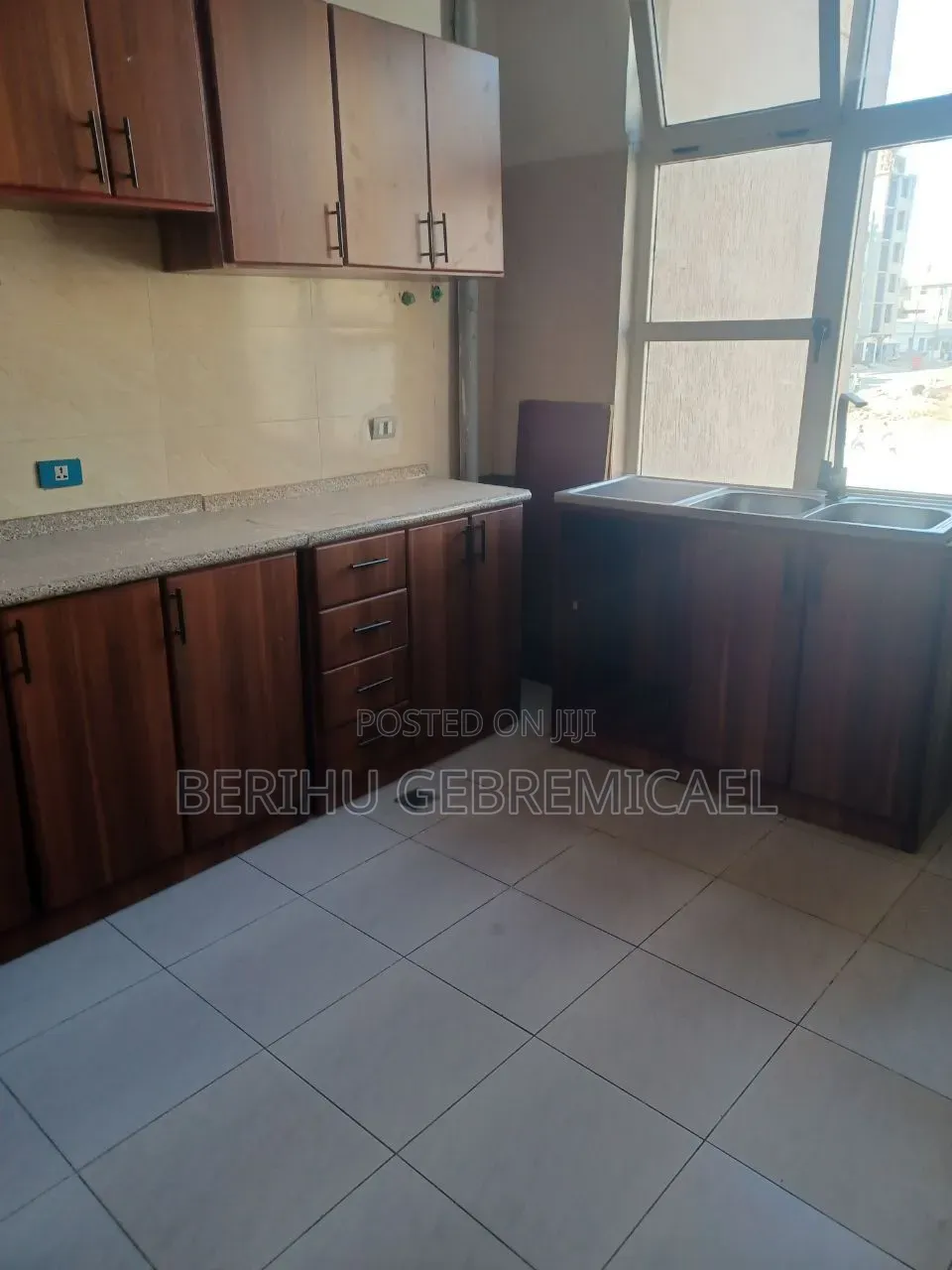 3bdrm Condo in ኣራብሳ, Bole for sale
