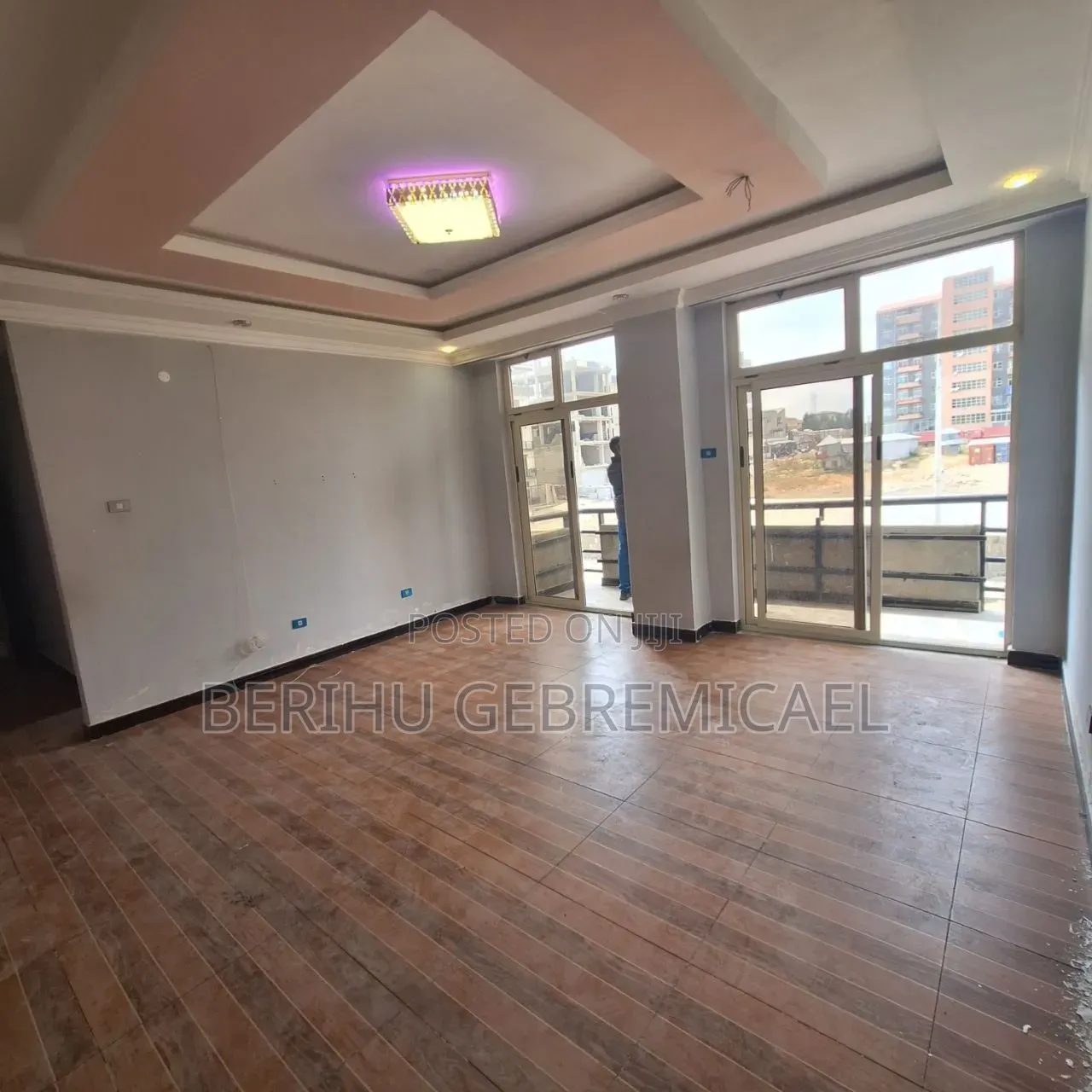 3bdrm Condo in ኣራብሳ, Bole for sale