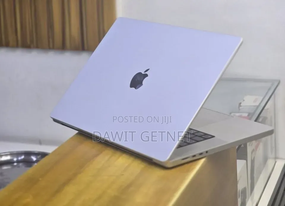 New Laptop Apple MacBook Pro 2021 M1 32GB Apple M1 SSD 512GB
