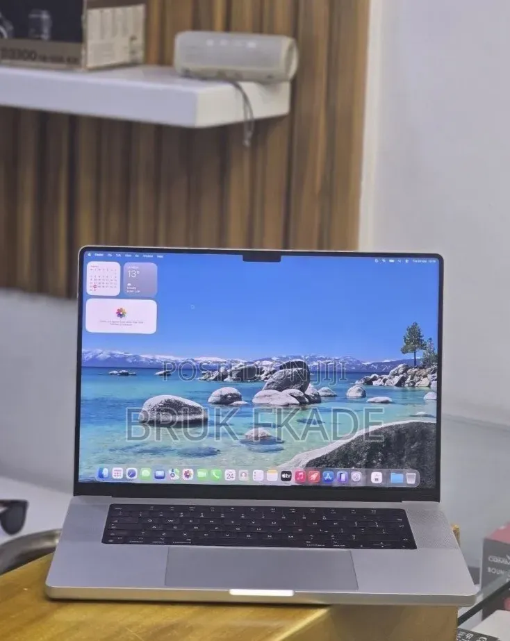 New Laptop Apple MacBook Pro 2021 M1 32GB Apple M1 Pro SSD 512GB