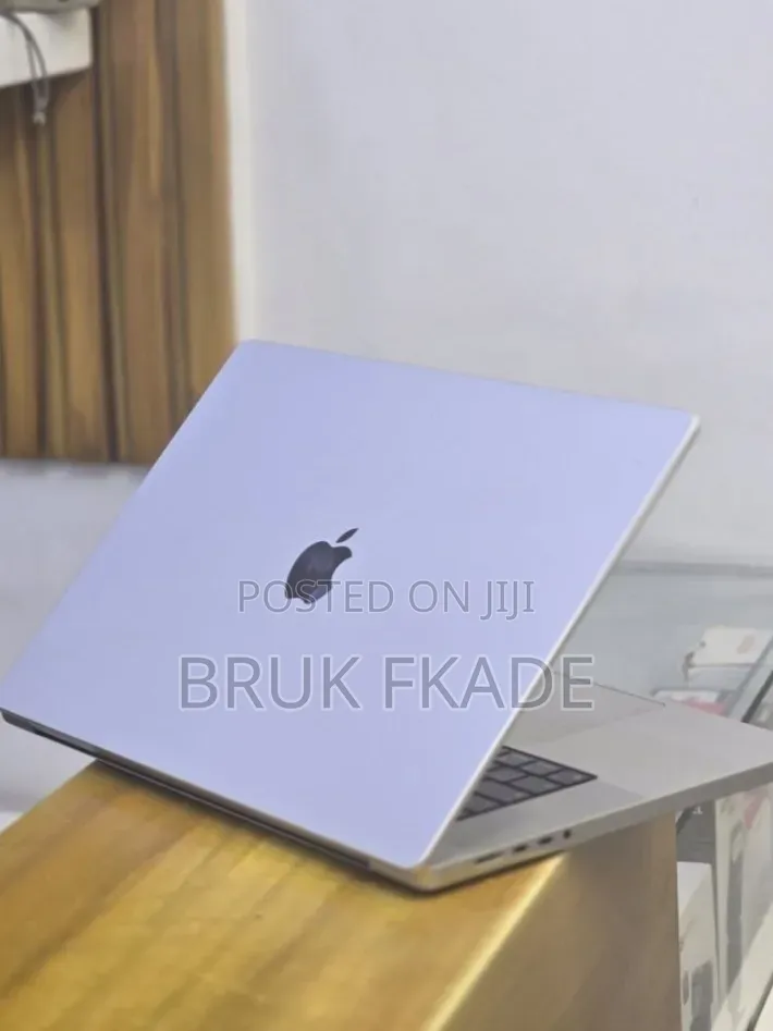 New Laptop Apple MacBook Pro 2021 M1 32GB Apple M1 Pro SSD 512GB