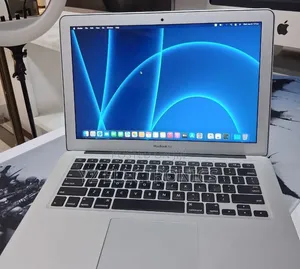 New Laptop Apple MacBook 2015 8GB Intel Core i5 SSD 256GB