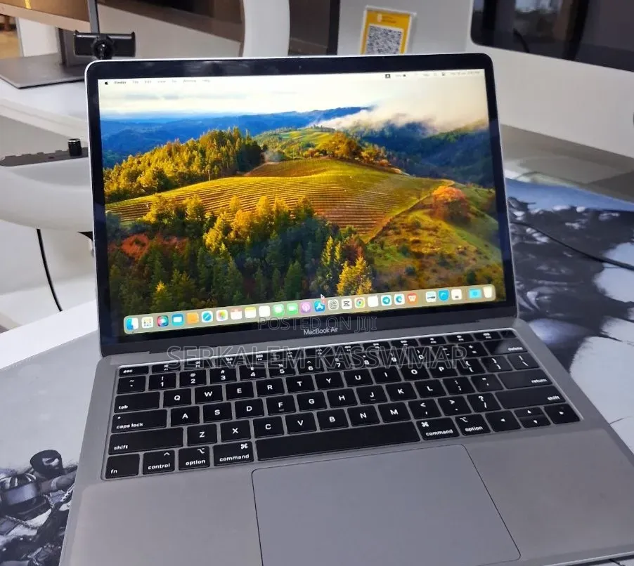 New Laptop Apple MacBook Air 2019 8GB Intel Core i5 SSD 128GB